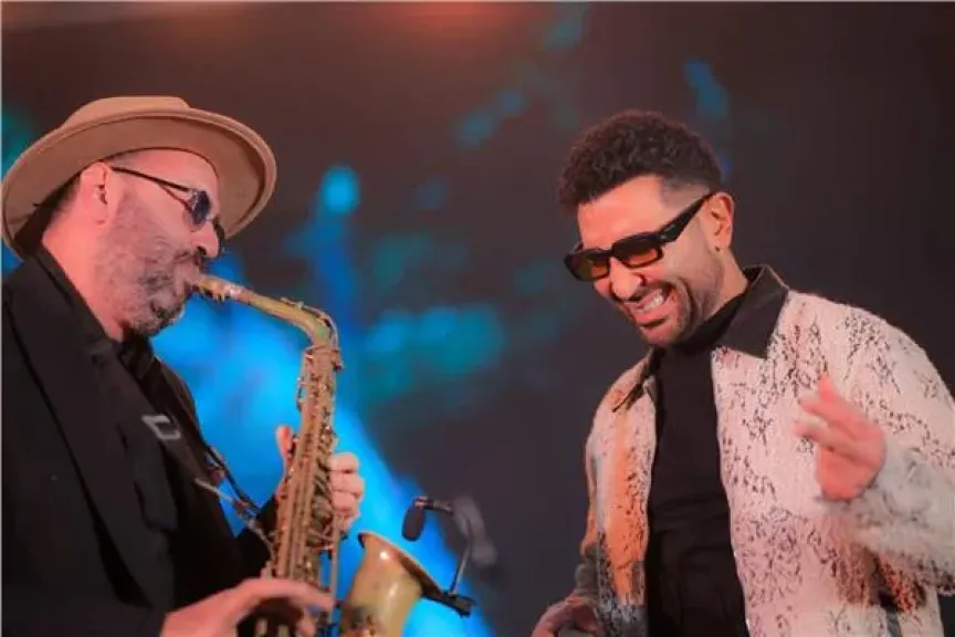 أحمد سعد يتألق بأضخم حفلات التجمع