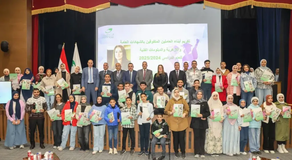 ”رئيس البريد” تكرم أبناء العاملين المتفوقين دراسيًا على مستوى الجمهورية