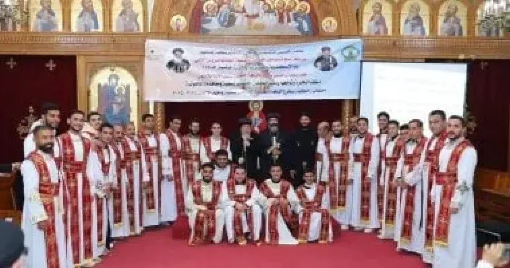 الكنيسة تشهد تخريج طلاب كلية القديس أثناسيوس الرسولي الإكليريكية ومعاهدها اللاهوتية بالبحيرة