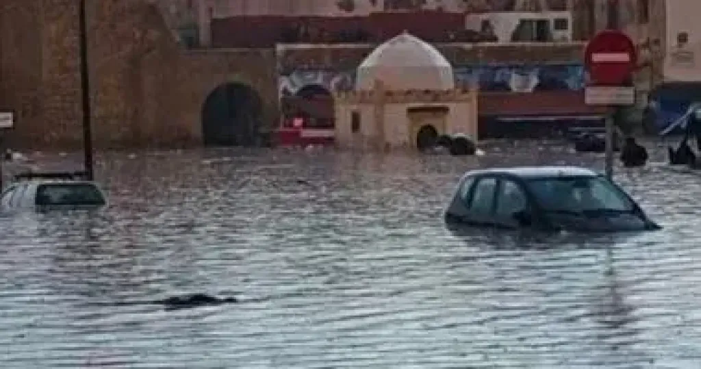 المغرب يدعو المواطنين لتأجيل التنقلات غير الضرورية لحين تحسن الأحوال الجوية