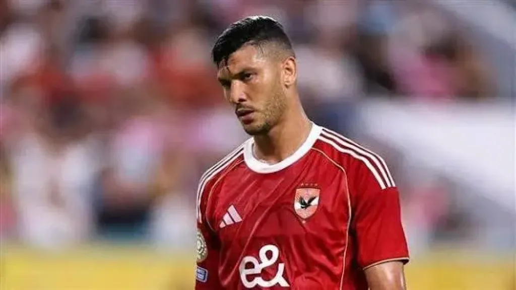 الأهلي يدرس وضع أشرف داري على قائمة الانتظار حال فشل تسويقه في يناير