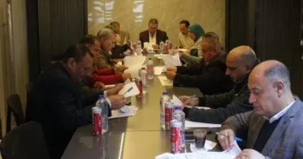 نقابة الخدمات الإدارية تنفذ دورات تثقيفية استعدادا للانتخابات العمالية