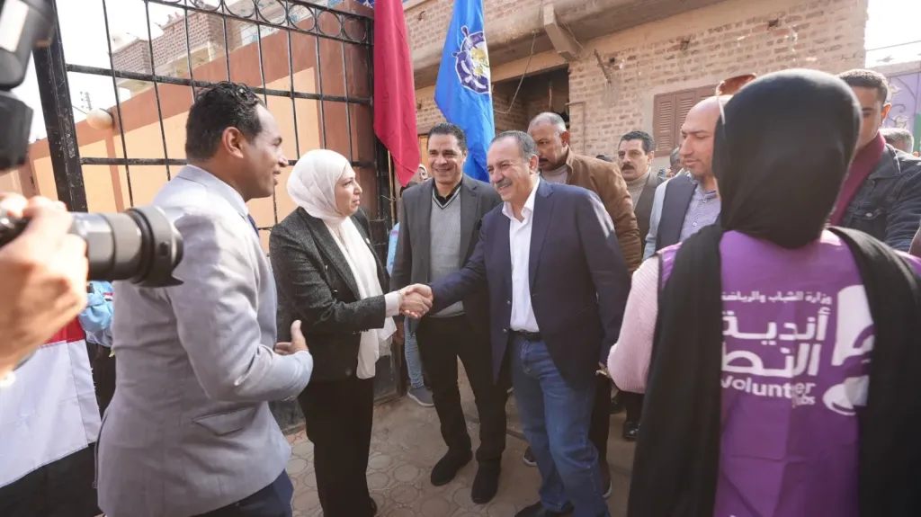 محافظ أسيوط يشهد انطلاق مبادرة ”مصر في عيونا” لمكافحة العمى وضعف الإبصار