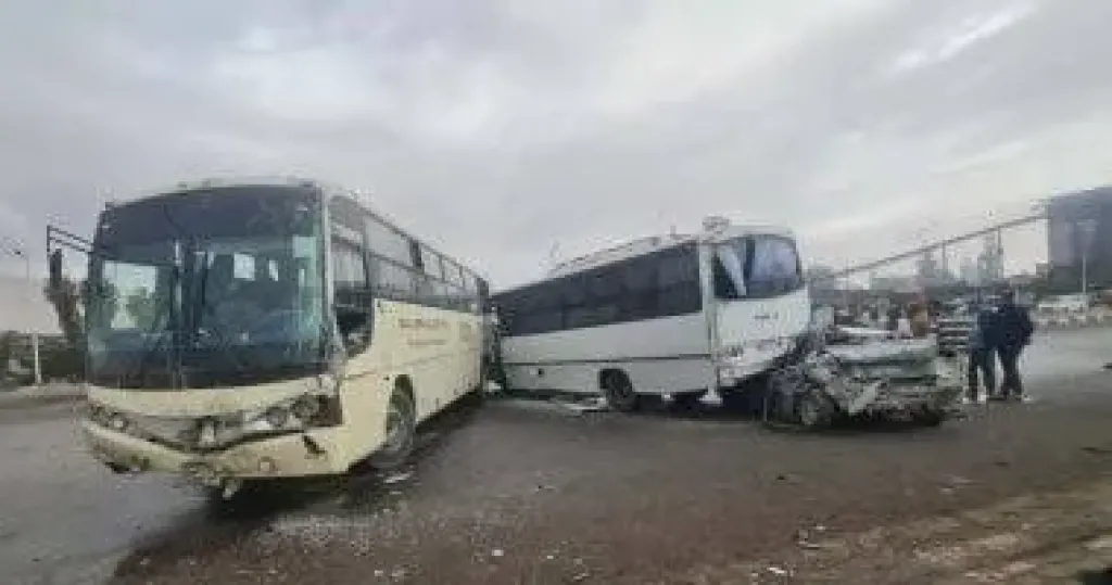 إصابة 5 أشخاص نتيجة حادث تصادم فى السويس