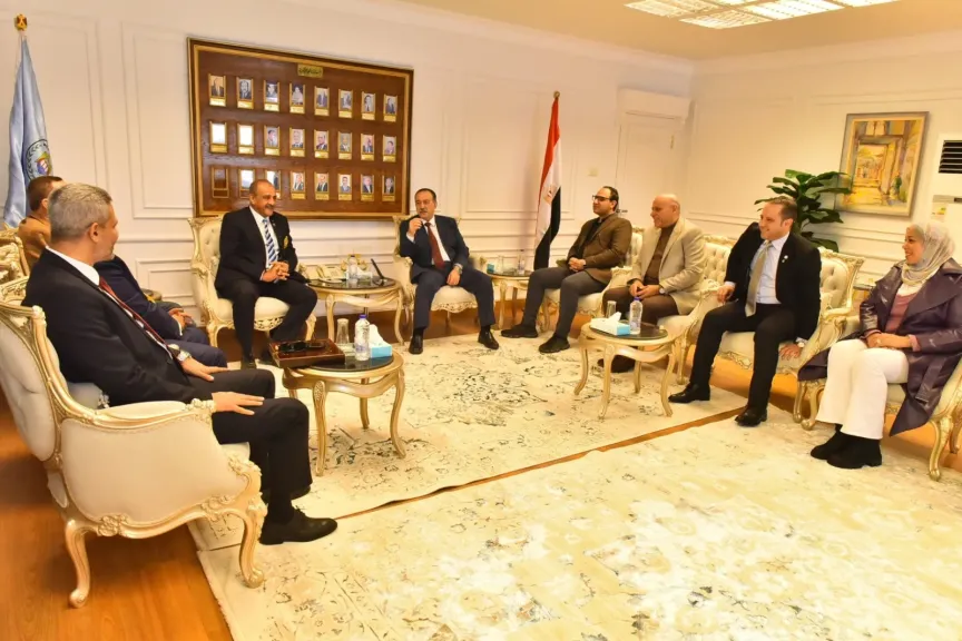 محافظ أسيوط يبحث مع نادي روتاري القاهرة وأسيوط سبل التعاون لتنفيذ مشروعات تنموية