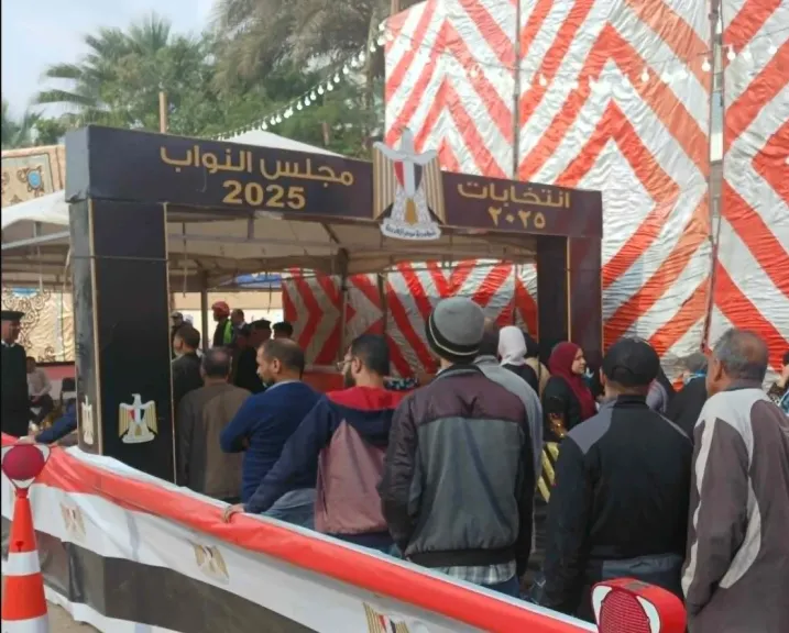 توافد المواطنين على اللجان الانتخابية بالبساتين ودار السلام