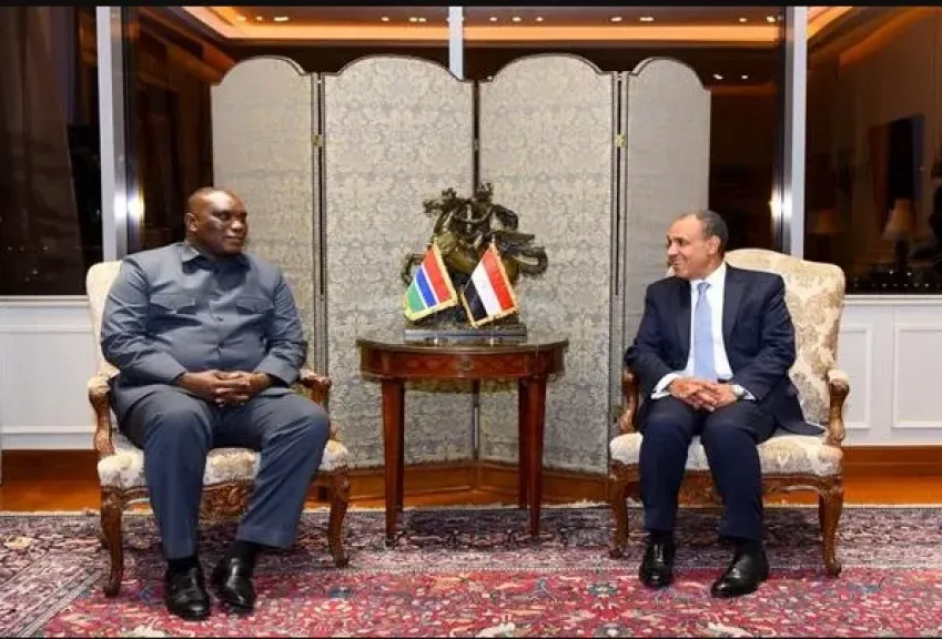 وزير الخارجية يلتقي وزير خارجية جامبيا لبحث سبل تعزيز العلاقات الثنائية