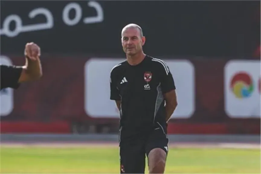 توروب يحاضر لاعبي الأهلي.. وتدريبات تخصصية استعدادًا لمباراة سيراميكا