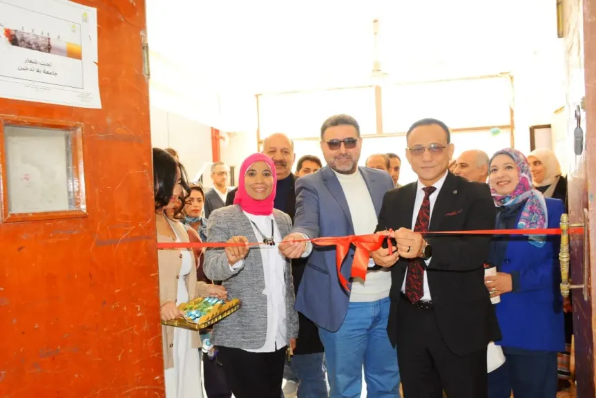 «بنات بّري».. معرض فني بكلية الفنون الجميلة بجامعة أسيوط يمزج