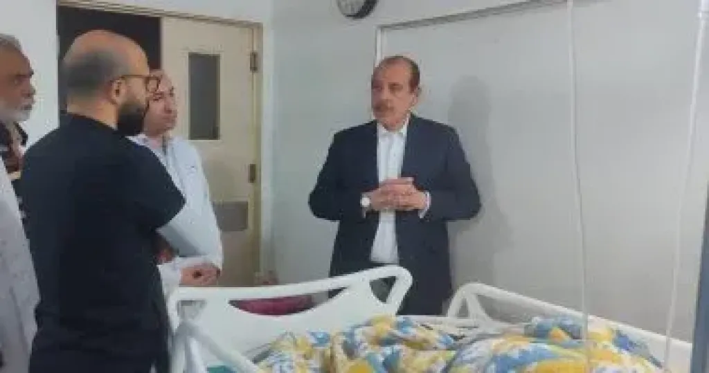 نائب وزير الصحة يتفقد منشآت طبية بالجيزة ويُشيد بأداء الأطقم الطبية