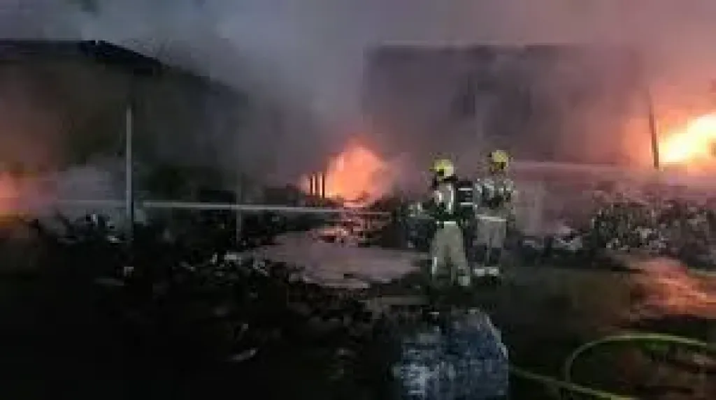 السيطرة على حريق شب داخل مزرعة دواجن بالفيوم دون إصابات