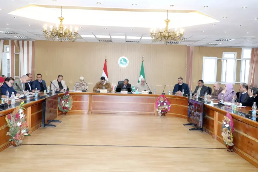 فى اليوم التالى للانتخابات محافظ الشرقية يتراس غرفة العمليات الرئيسية