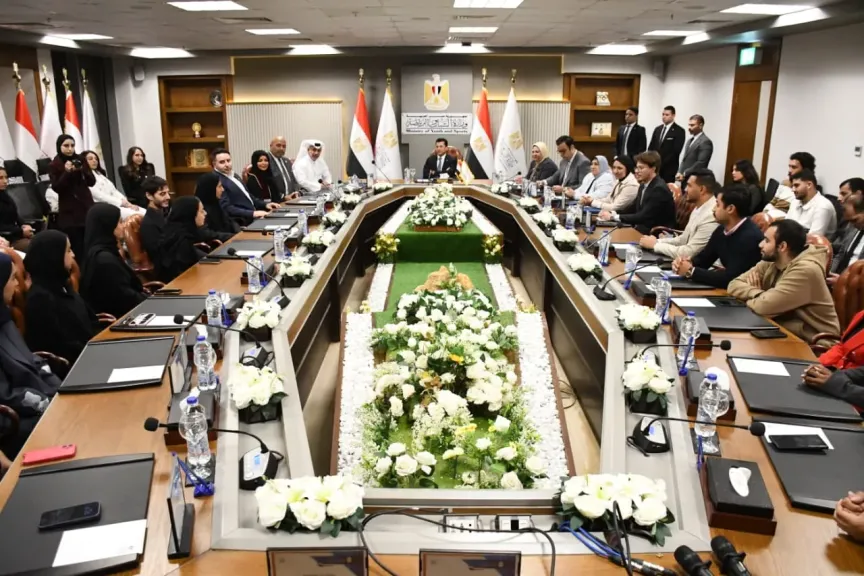 وزير الشباب والرياضة يستقبل وفداً شبابياً قطرياً في زيارة رسمية إلى مصر