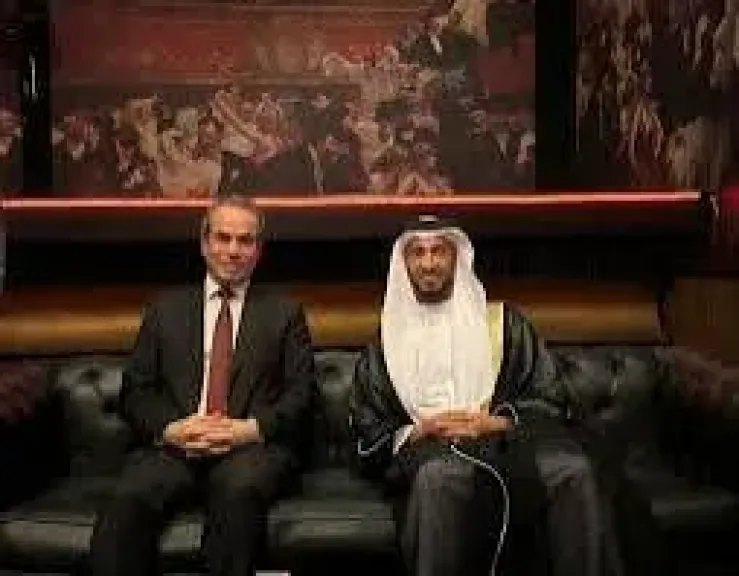 أثناء حضورهما مسرحية أم كلثوم، المسلماني يرحب برئيس الهيئة الوطنية للإعلام بدولة الإمارات