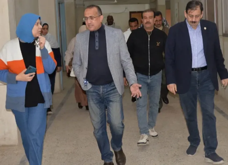د كلية الطب ورئيس مجلس إدارة المستشفيات الجامعية يتفقد عددا