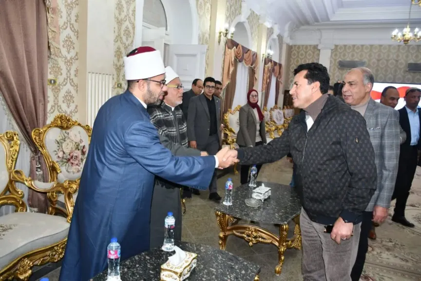 وزير الشباب والرياضة يلتقي محافظ المنيا بديوان المحافظة