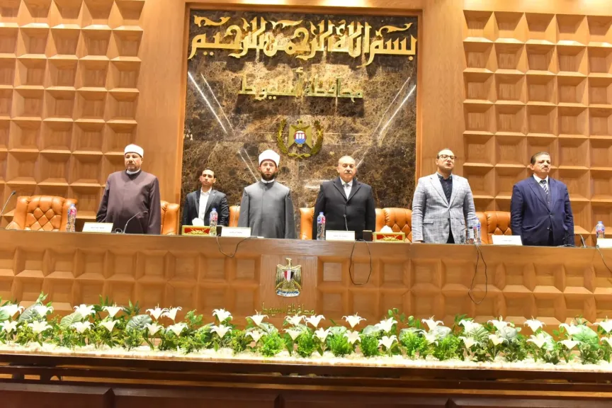 محافظ أسيوط ووزير الأوقاف يلتقيان أئمة المساجد وقيادات الدعوة