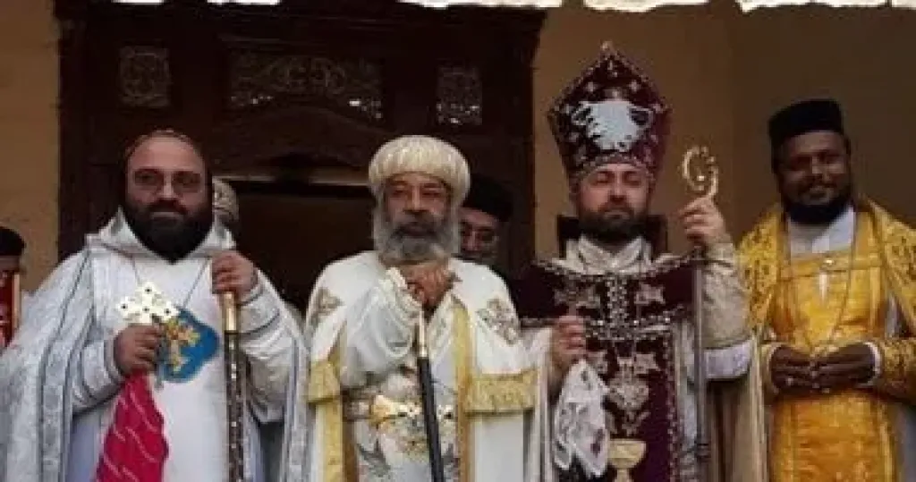 الأنبا رافائيل يترأس قداس العائلة الأرثوذكسية بالكنيسة المرقسية الكبرى بالأزبكية