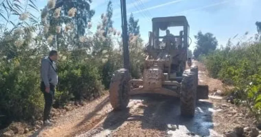 رصف طريق الغبايشة بسيدى سالم وتركيب 69 عمود إنارة جديد بمصيف بلطيم