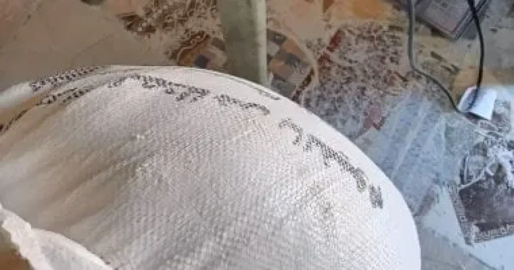 ضبط كميات من الدقيق المدعم والأسمدة الزراعية قبل بيعها بالسوق السوداء فى الفيوم