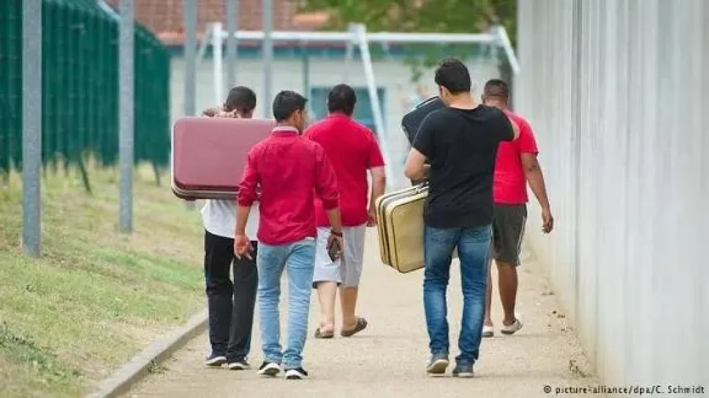 اتهام 4 طلاب بالاعتداء على زميلهم داخل حمام مدرسة بمدينة 6 أكتوبر