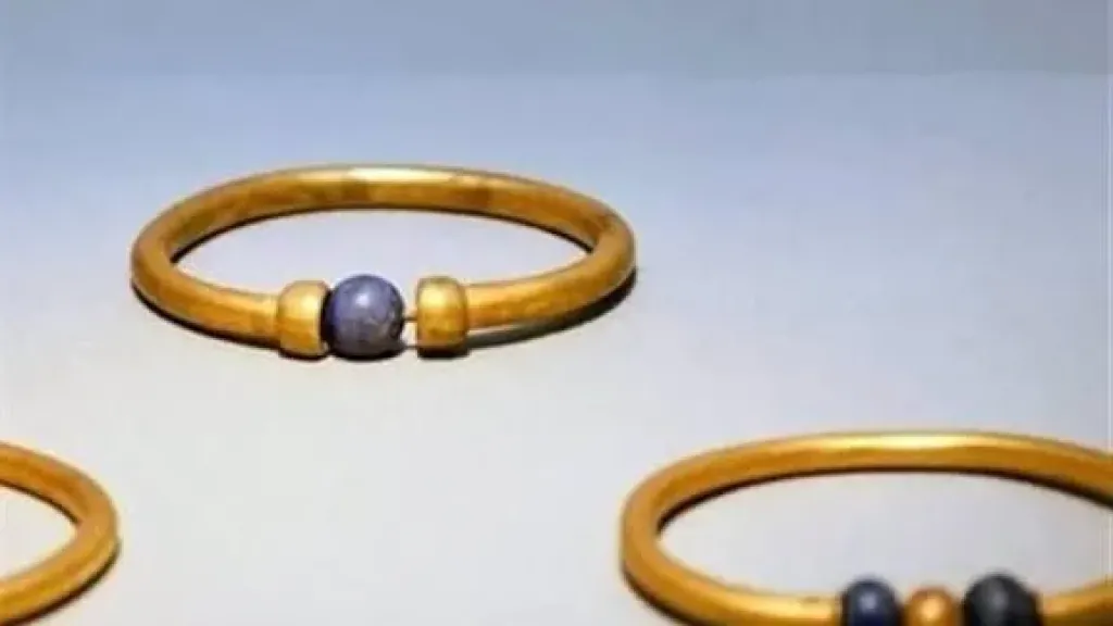 بعد قليل، نظر جلسة محاكمة المتهمين بسرقة الأسورة الأثرية من المتحف المصري