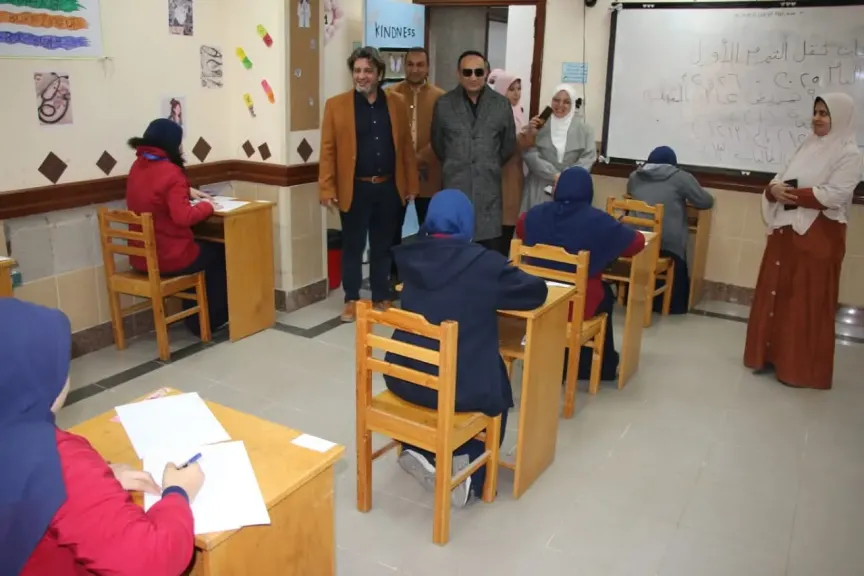 محافظ بني سويف يتابع  سير امتحانات المعهد الفني للتمريض بالتأمين الصحي