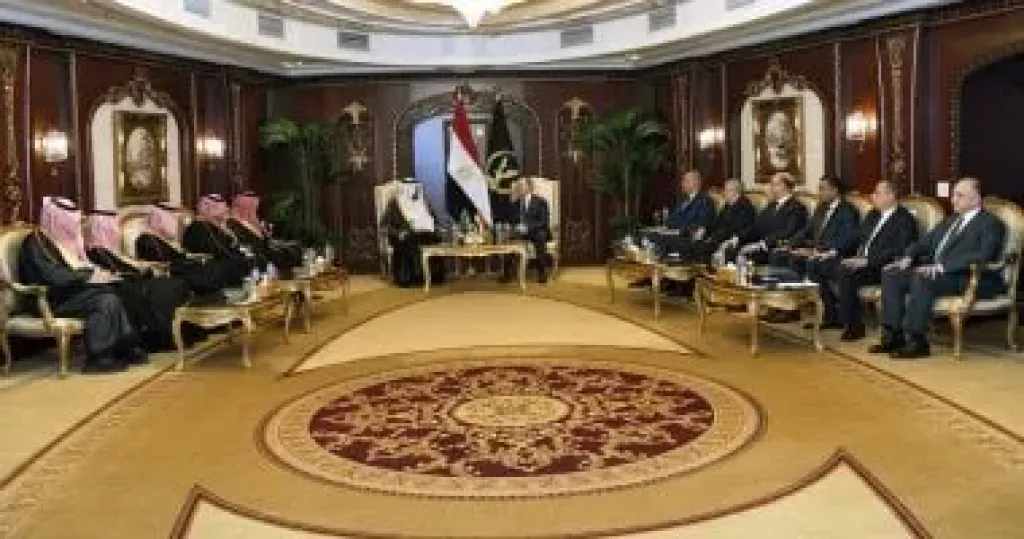 وزير الداخلية يستقبل وزير الحج السعودى لبحث أوجه التعاون المشترك
