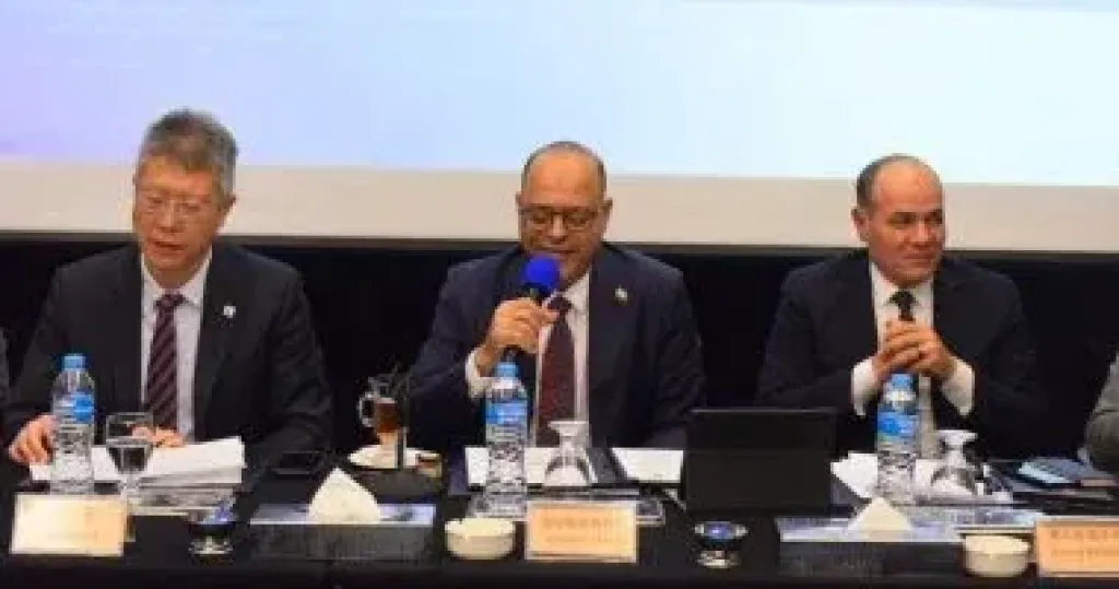 وزير العمل: علامة خضراء للمنشآت الملتزمة بالرقابة الذاتية.. وقوائم بيضاء للملتزمين