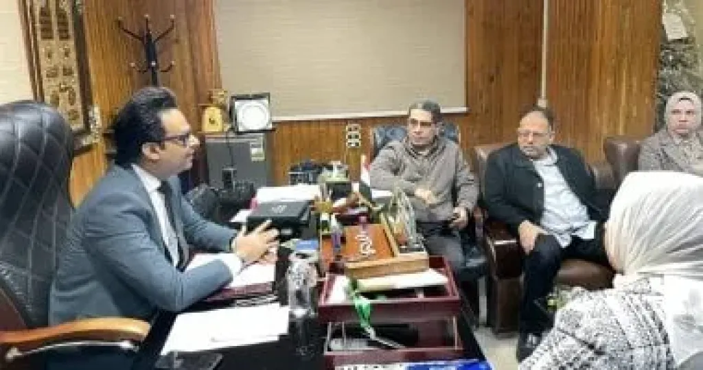 وكيل صحة سوهاج يناقش مع مديرى المستشفيات جودة الخدمات ومكافحة العدوى