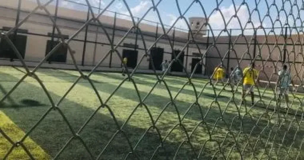 ممارسة الرياضة خلف الأسوار.. الداخلية تعيد تأهيل النزلاء داخل مراكز الإصلاح