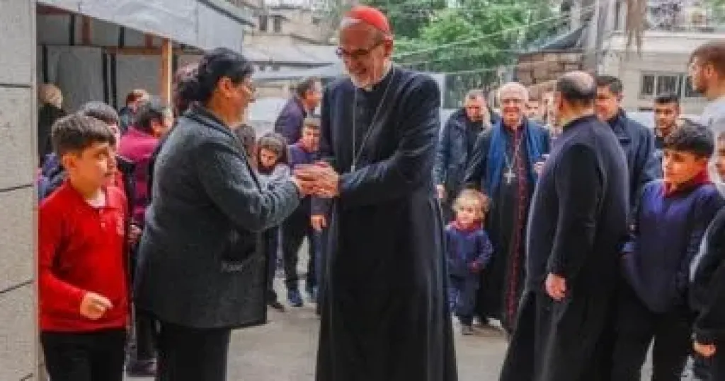 بطريرك القدس يترأس قداس احتفالات استعدادا لعيد الميلاد فى غزة