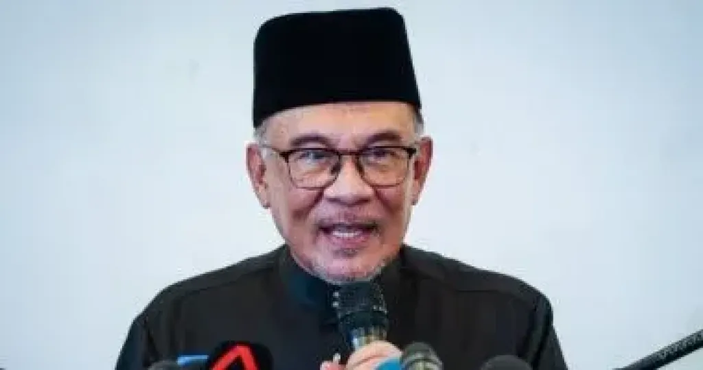 رئيس الوزراء الماليزي يدعو تايلاند وكمبوديا إلى إعلاء الحوار