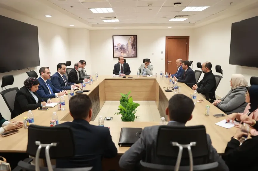 نائب وزير الصحة يبحث مع وفد ليبي تبادل الخبرات في الرعاية الصحية الأولية