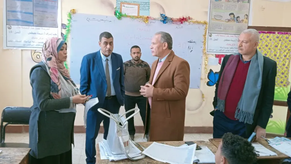 مدير تعليم أسيوط يجرى جولة لمتابعة 9 مدارس بالبدارى ويشدد على متابعة خطط