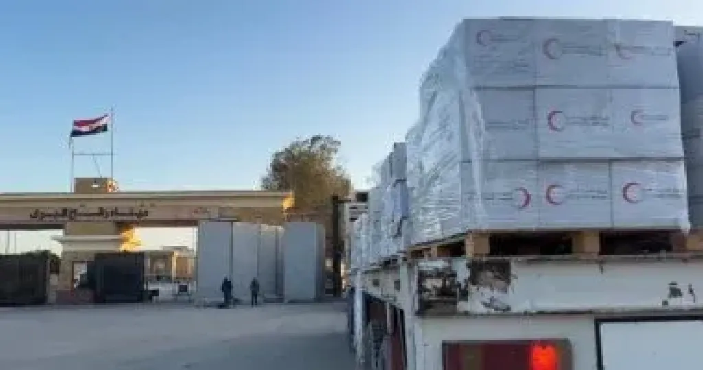 مد غزة بـ130 ألف سلة غذائية و22 ألف قطعة ملابس ضمن قافلة زاد العزة الـ99