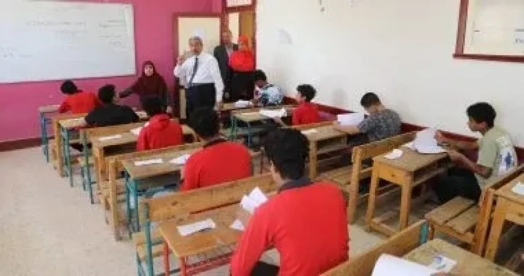 مواعيد امتحانات الفصل الدراسى الأول لطلاب الصفين الأول والثاني الثانوى بالجيزة