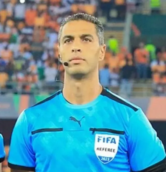 أمين عمر وأبو الرجال يقودان مواجهة الكاميرون والجابون في أمم أفريقيا