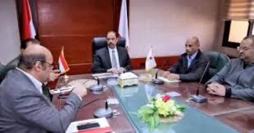 محافظ سوهاج يبحث آليات تنفيذ المرحلة الثالثة من توسعة الكورنيش الغربي