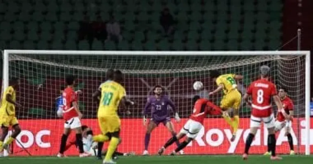 منتخب مصر يهدر كل الفرص ويتأخر 1 - 0 أمام زيمبابوى فى الشوط الأول