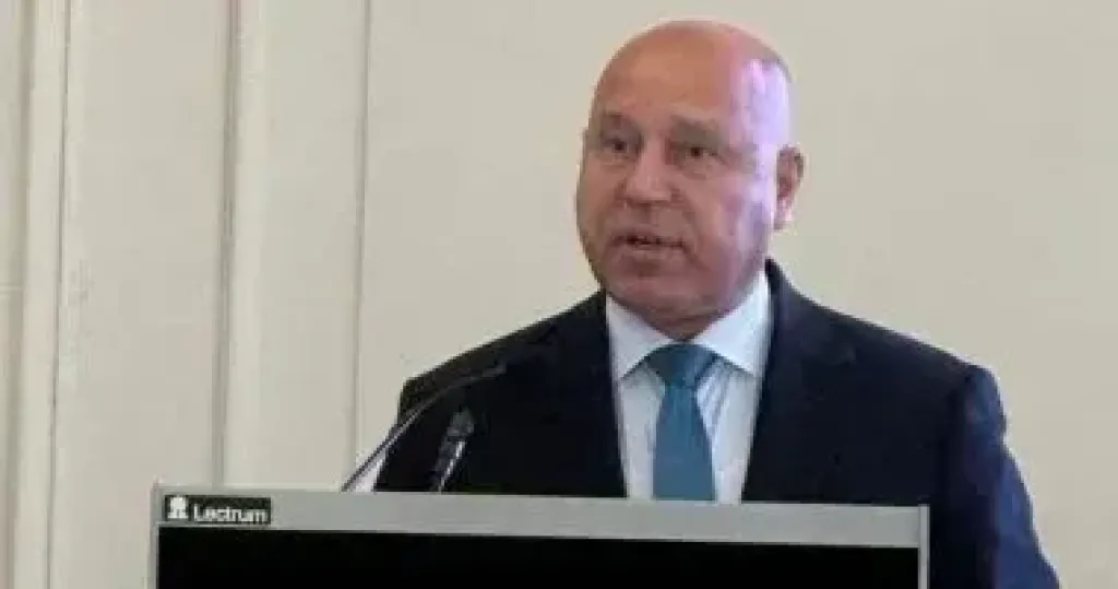 وزير الصناعة يبحث مع وزراء التخطيط والإسكان والمالية تعزيز مرافق المناطق الصناعية بالمحافظات