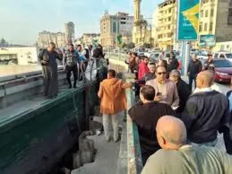 ضبط مركب مخالف على كورنيش النيل بدمياط