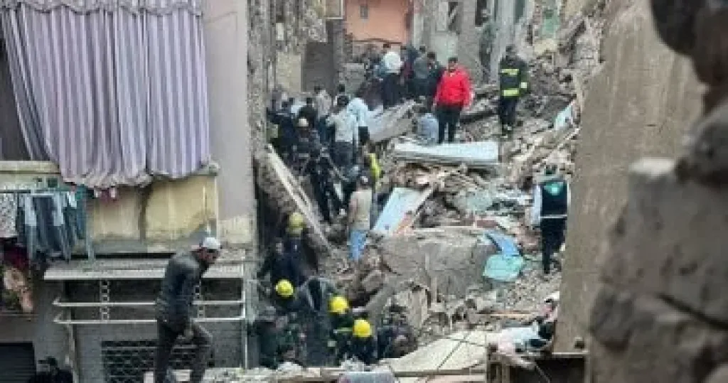 محافظة الجيزة تكشف تداعيات انهيار عقار سكنى فى حى إمبابة
