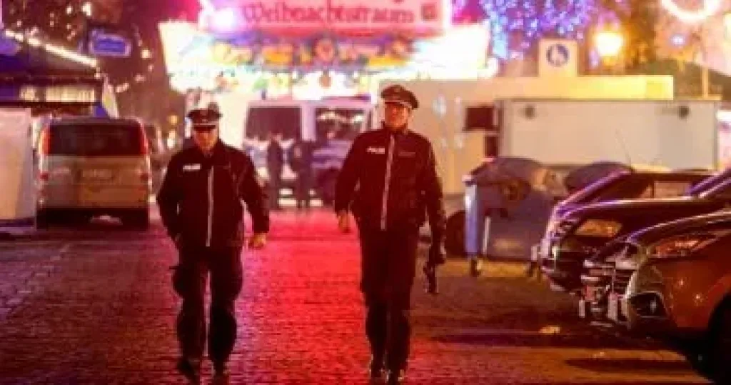 ألمانيا ترحل أول سوري مدان إلى بلاده