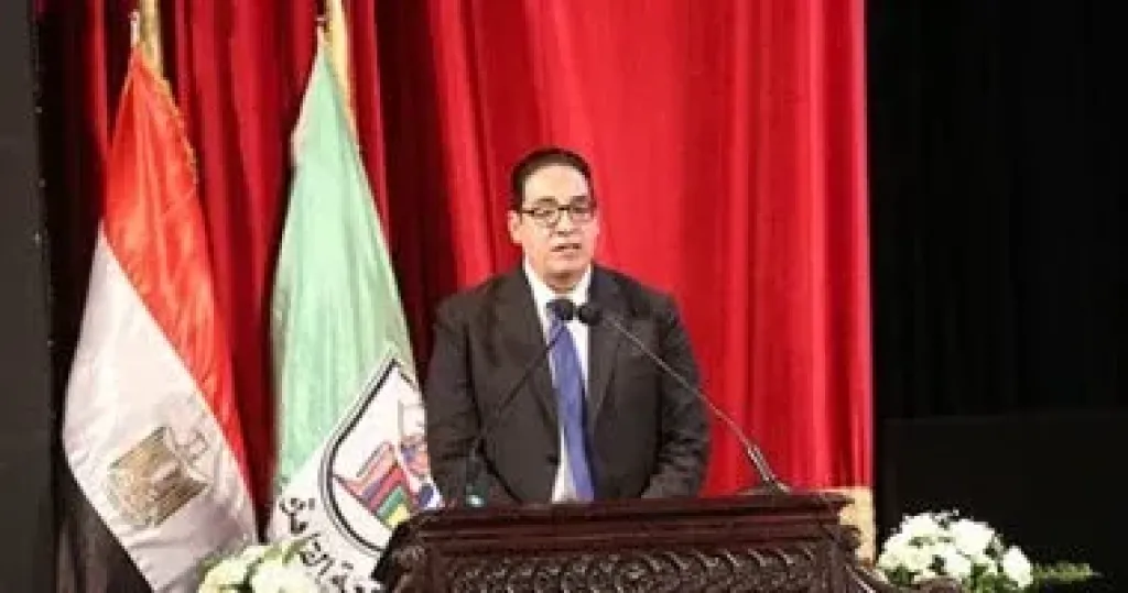 رئيس جامعة القاهرة 