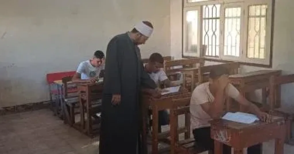 غدا.. طلاب النقل الثانوى الأزهرى يؤدون امتحاناتهم فى القرآن والفيزياء والصرف
