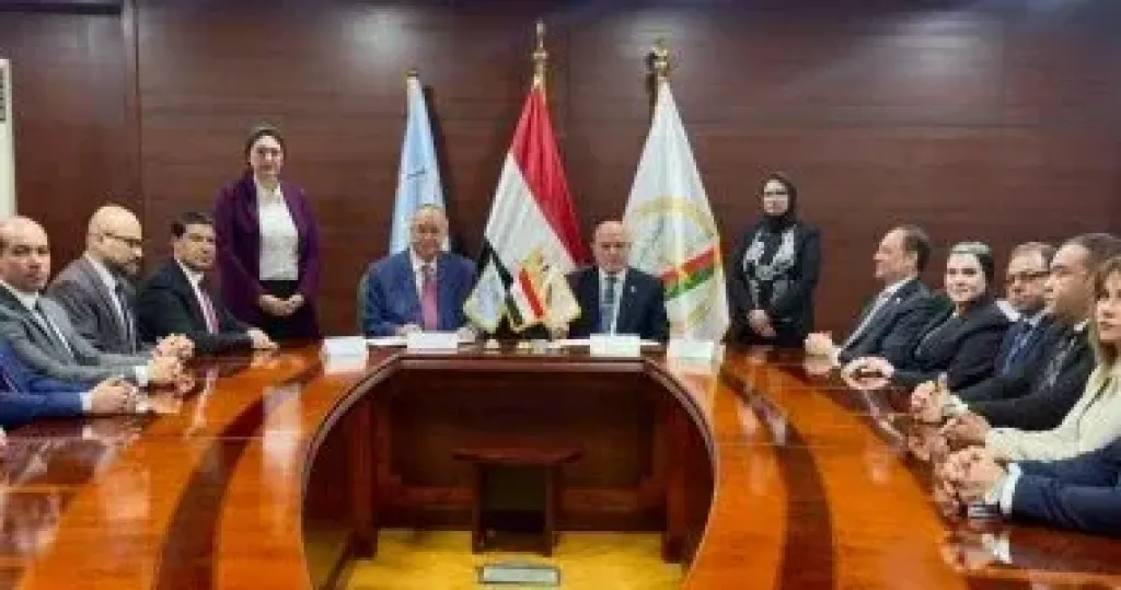 النيابة الإدارية والمجلس القومى لحقوق الإنسان يوقعان بروتوكول تعاون