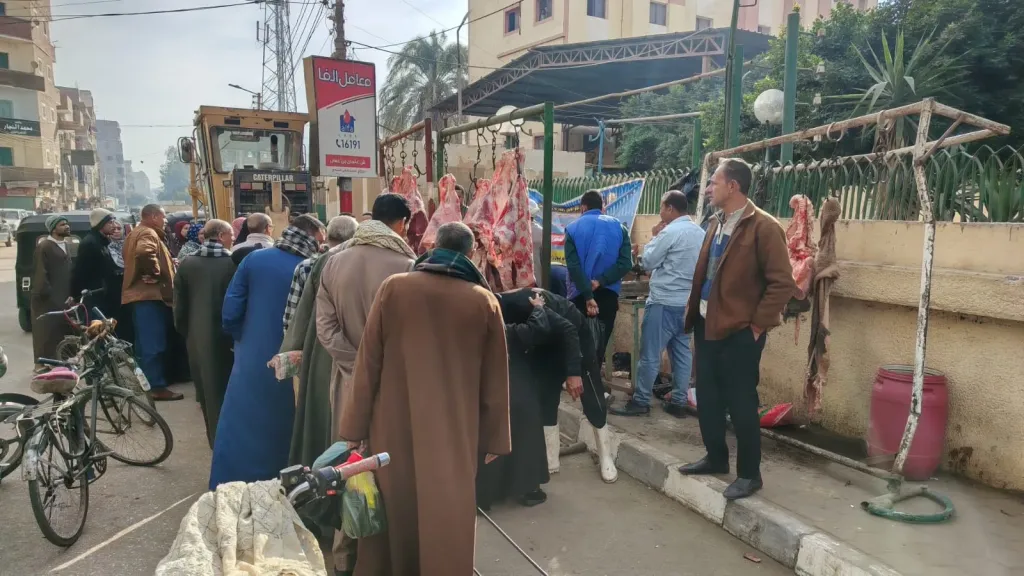 محافظ أسيوط: إقبال كبير على منافذ بيع اللحوم البلدية بسعر 290 جنيهًا للكيلو ب٠