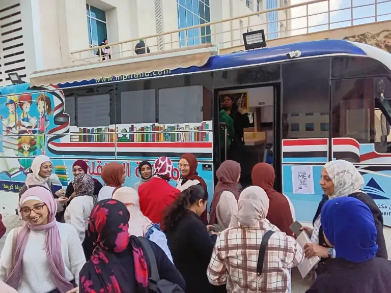 محافظ أسيوط: زيارة لمكتبة مصر العامة المتنقلة بجامعة بدر بمدينة ناصر الجديدة