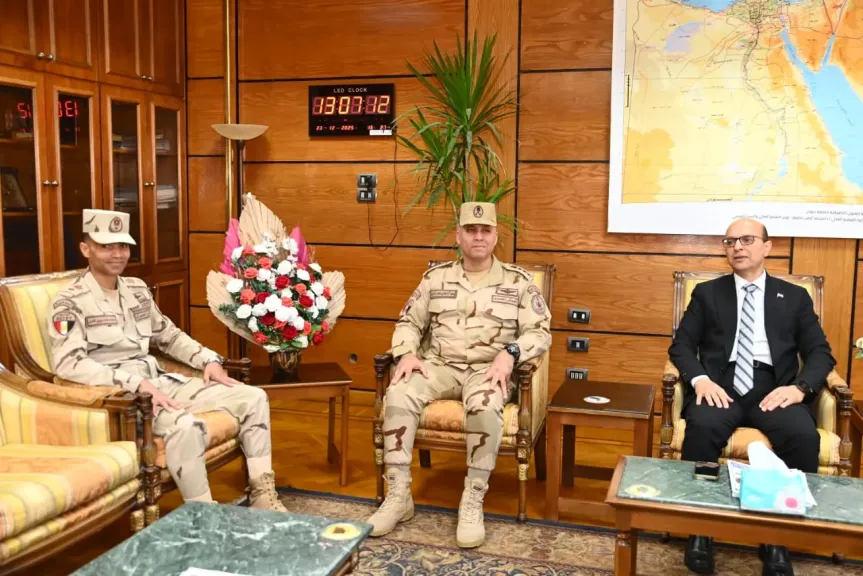 رئيس جامعة أسيوط يستقبل المستشار العسكري لبحث الاستعدادات الجارية